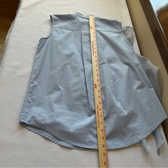 ZERO DEGREE CELSIUS RUFFLE SLEEVELESS SHIRT FEMININE PLAYFUL ELEGANT STATEMENT - Picture 9 of 10